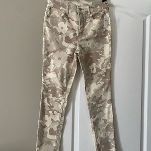 Brand new old navy rockstar super skinny high rise jeans size 8